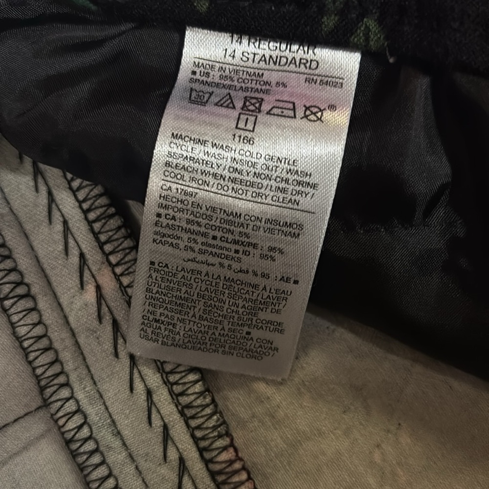 Old Navy pixie mid rise pants women’s regular size 14 floral print - Picture 5 of 5
